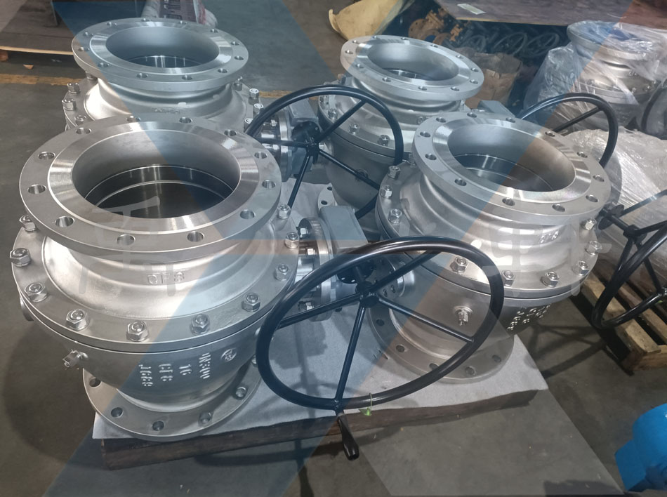 Q341F-16P-DN350不锈钢固定球阀交付宁波石化项目，设备更新替代助生产(图1)